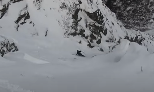 Un Schior A Declanșat O Avalanșă, Momentul A Fost Filmat De Camera De Pe Cască, în SUA. Bărbatul A Fost Salvat După 4 Ore