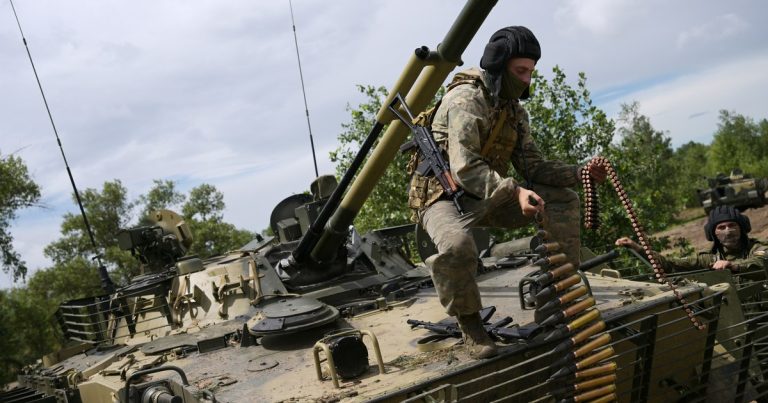 Armata rusă revendică ocuparea unui nou sat în apropiere de Avdiivka și avansează rapid pe frontul de est