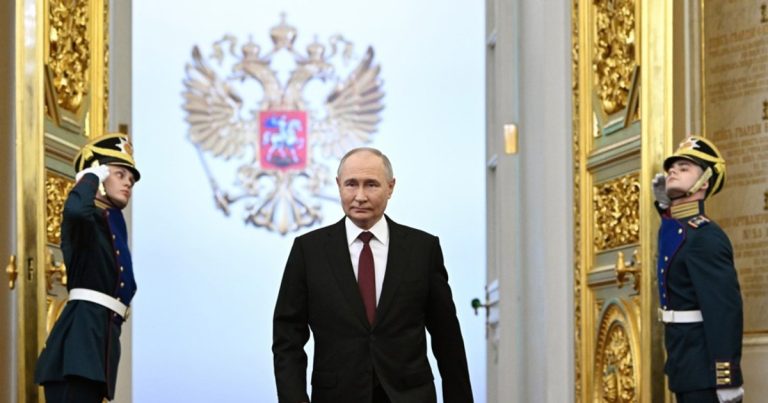 Discursul țarului Putin, tradus de specialiștii în dezinformare: „Așteptați-vă la mobilizare și la mai mult război“